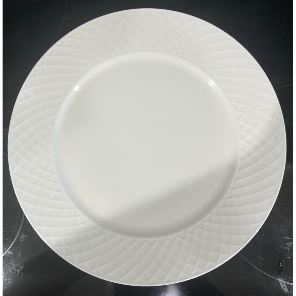 Mikasa Trellis White Dinner Plate 11" Bone China Embossed Lattice Rim